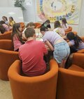 Sestry Jančové v Hornonitrianskej knižnici (12)